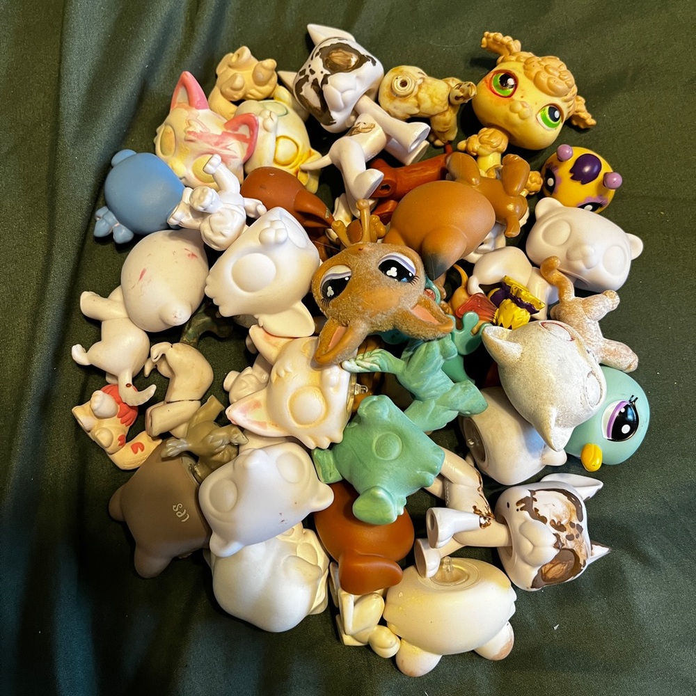 random damaged littlest pet shop lot